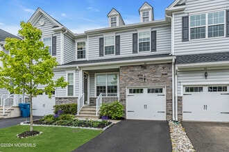 44 Begonia Ln in Monroe Township, NJ - Building Photo - Building Photo