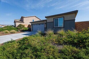 19439 Seeding Palace Cir in Riverside, CA - Building Photo