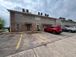 6734 N Meridian Ave in Oklahoma City, OK - Building Photo - Building Photo