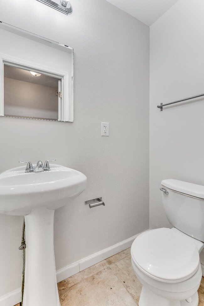 1816 Cecil B. Moore Ave, Unit A in Philadelphia, PA - Foto de edificio - Building Photo