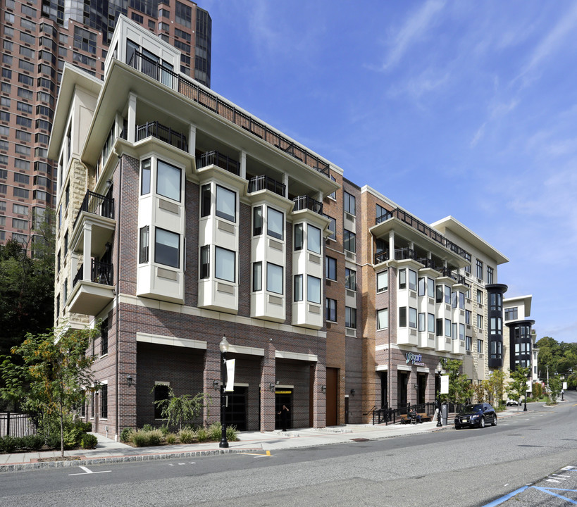 Infinity Edgewater in Edgewater, NJ - Foto de edificio