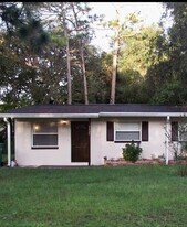 1127 Jones Ave, Unit 1127 in Inverness, FL - Building Photo