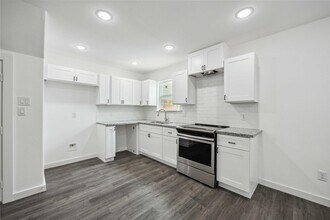 2312 Wavell St in Houston, TX - Building Photo - Building Photo