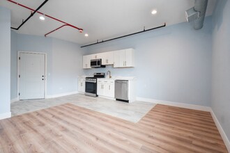 9865 W Roosevelt Rd, Unit 202 in Westchester, IL - Building Photo - Building Photo