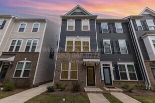 6122 Cleburne Ct in Charlotte, NC - Building Photo