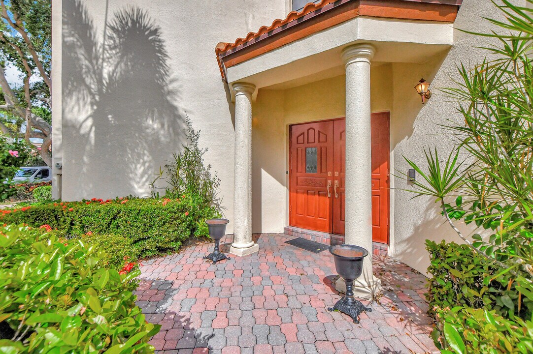 23392 Mirabella Cir S in Boca Raton, FL - Building Photo