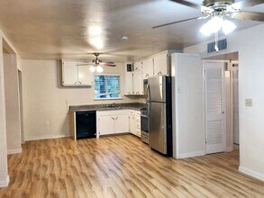 1911 Mimosa Dr in Arlington, TX - Building Photo - Building Photo