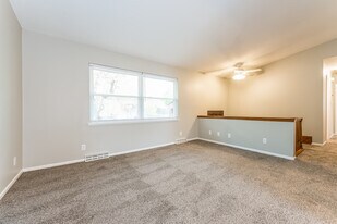 18210 E 27th St S in Independence, MO - Building Photo