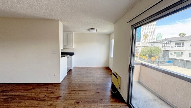 701 S St Andrews Pl in Los Angeles, CA - Building Photo - Building Photo