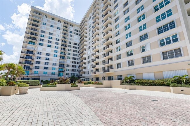 1900 S Ocean Blvd, Unit 7n in Pompano Beach, FL - Building Photo - Building Photo