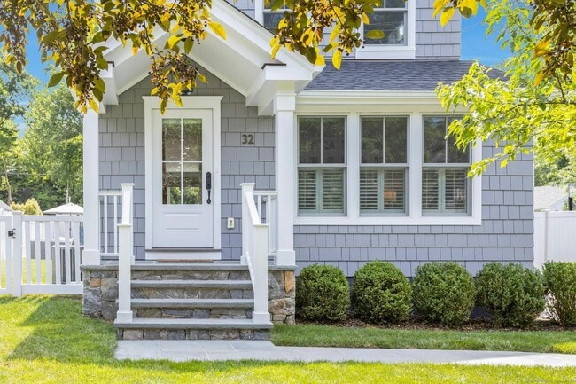 32 Greenwood Ave in Darien, CT - Building Photo - Building Photo