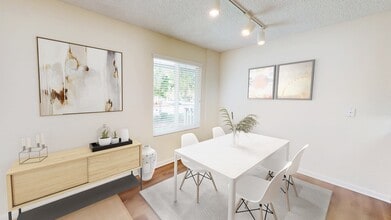 Pleasanton Glen Apartments in Pleasanton, CA - Building Photo - Building Photo