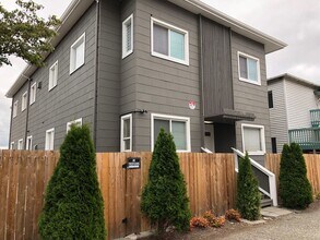 Hilltop Apartments in Tacoma, WA - Building Photo - Interior Photo