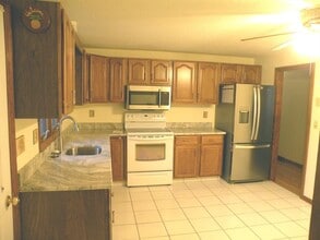 17 Brad Rd in Stoughton, MA - Building Photo - Building Photo