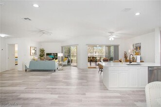 700 Diamond Cir in Naples, FL - Building Photo - Building Photo