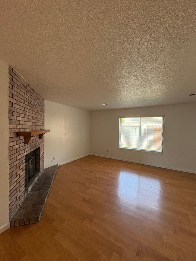 property at 916 44th Ave Ct
