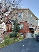 87 Charger St, Unit #1 in Revere, MA - Foto de edificio - Building Photo