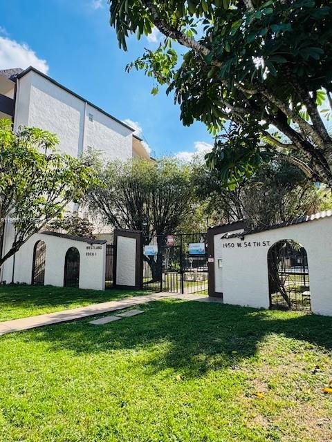 1950 W 54th St in Hialeah, FL - Building Photo - Building Photo