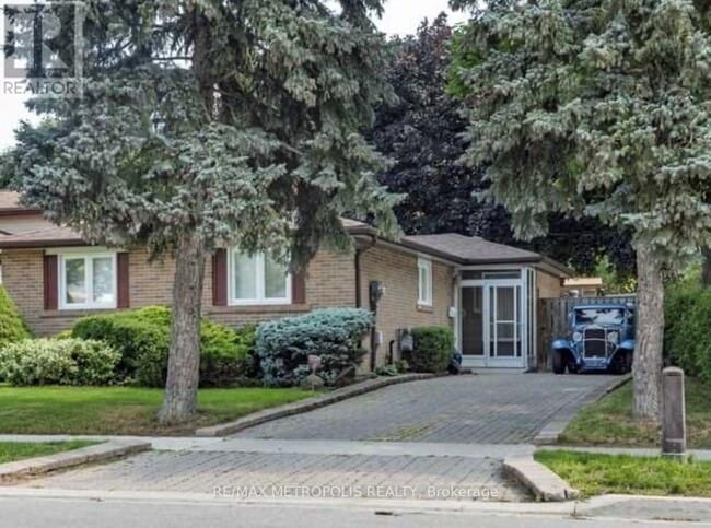 property at 6 Madoc Dr