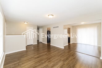 1109 NE 9th St in Blue Springs, MO - Building Photo - Building Photo