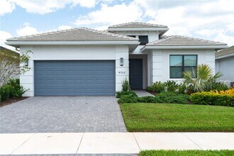 4952 Fairhope Cir in Lakewood Ranch, FL - Building Photo - Building Photo