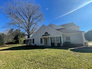 8743 Fox Chase Ln in Charlotte, NC - Building Photo - Building Photo