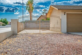 5045 S Sepulveda Blvd in Las Vegas, NV - Building Photo - Building Photo