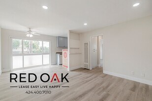 7350 Hazeltine Ave in Los Angeles, CA - Building Photo