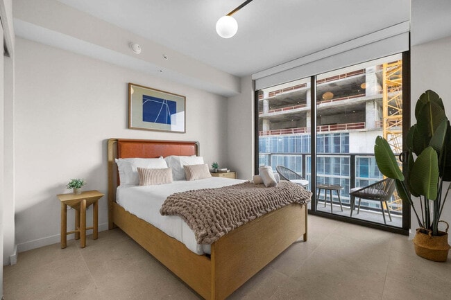 11 NE 6th St in Miami, FL - Foto de edificio - Building Photo