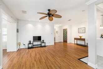 2824 Briarhurst Dr in Houston, TX - Building Photo - Building Photo