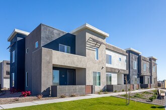 BB Living Val Vista in Gilbert, AZ - Foto de edificio - Building Photo