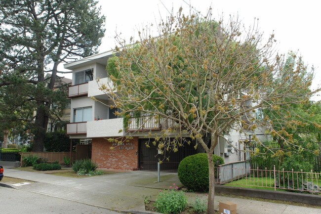 WM. Penn Apartments in Berkeley, CA - Building Photo - Building Photo