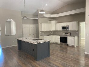 2570 W Moana Ln in Reno, NV - Building Photo - Building Photo