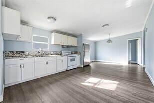 39512 Donigan Rd in Brookshire, TX - Building Photo