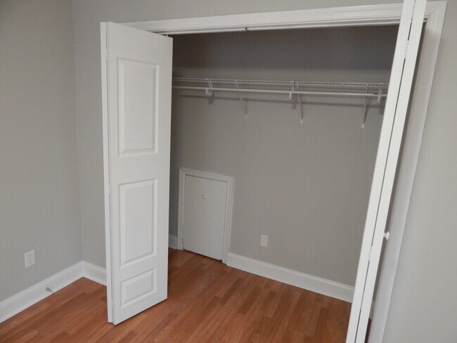 8528 Chestnut Oak Rd in Parkville, MD - Building Photo - Building Photo