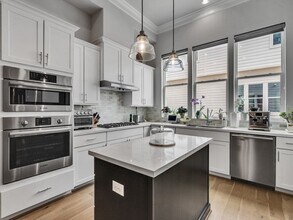 8744 Park Kolbe Ln in Houston, TX - Building Photo - Building Photo