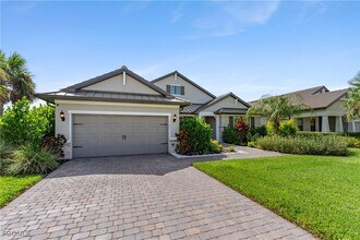 19001 Aqua Shore Dr in Ft. Myers, FL - Building Photo - Building Photo