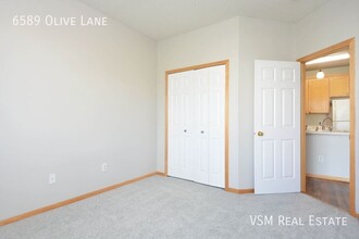 6589 Olive Ln in Maple Grove, MN - Building Photo - Building Photo