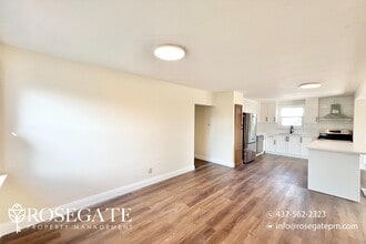 42 Wayne Dr in Kitchener, ON - Building Photo - Building Photo