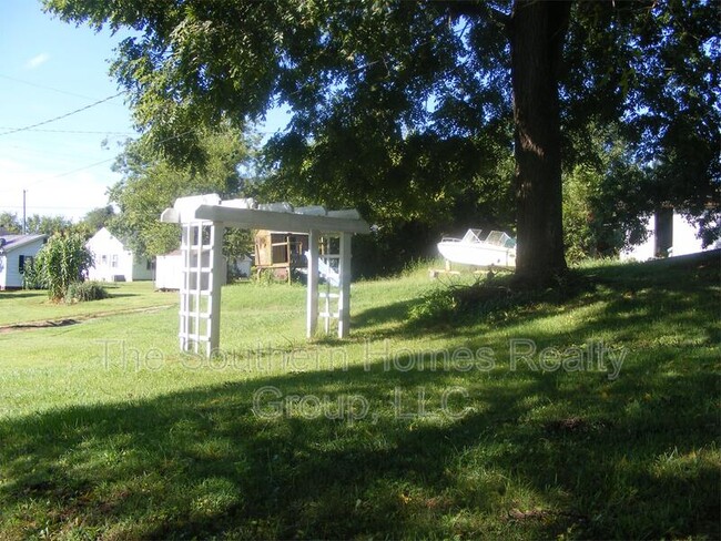 1205 Monroe St in Sweetwater, TN - Building Photo - Building Photo