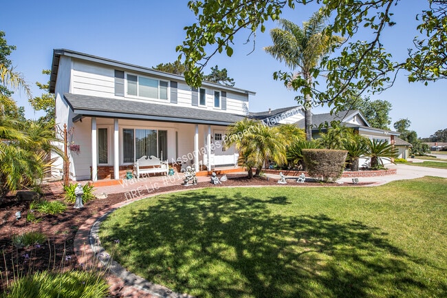1062 Foxenwood Dr in Santa Maria, CA - Building Photo - Building Photo