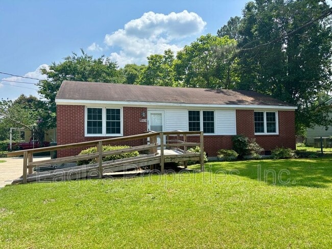 property at 418 Dove Pl