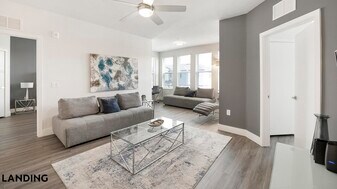 4950 W Prescott St, Unit 5209 in Tampa, FL - Building Photo