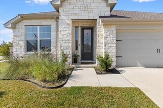 122 Patrick Herndon Dr in Bastrop, TX - Building Photo - Building Photo