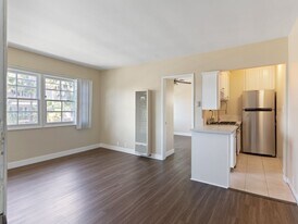 1620 E Appleton St in Long Beach, CA - Building Photo