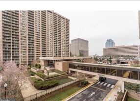 5501 Seminary Rd, Unit 2106-S in Falls Church, VA - Building Photo