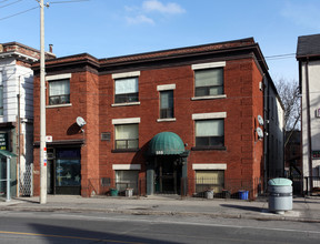 595-597 Sherbourne St in Toronto, ON - Building Photo - Building Photo