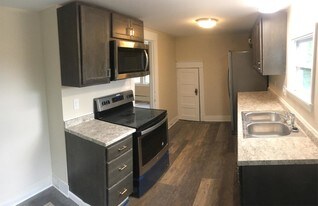 12 Pike St in Augusta, ME - Building Photo