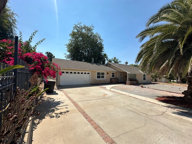 3598 Mt Vernon Ave in Riverside, CA - Building Photo - Building Photo