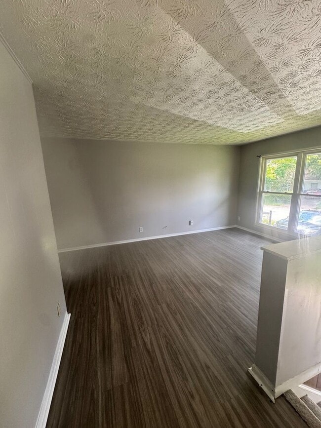 4 Bedroom Split Foyer on East Side in Indianapolis, IN - Building Photo - Building Photo